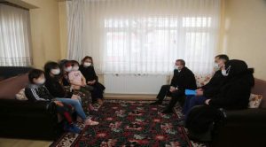 Vali Polat’tan çat kapı ev ziyareti