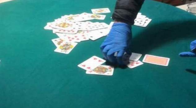 İskambil ve okey oynayan 34 kişiye 107 Bin TL ceza