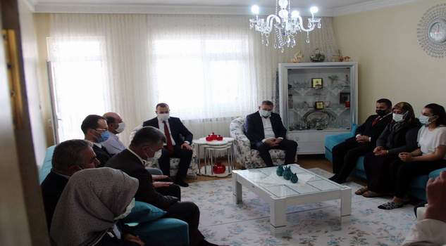 Vali Polat: Devletimiz bütün kurumlarıyla şehit ailelerimizin emrindedir
