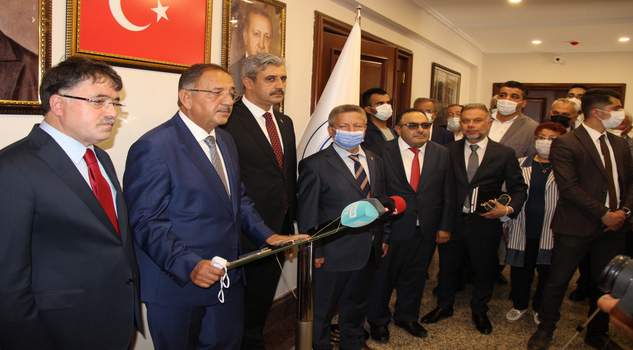 Özhaseki, “Bu resmen ırkçı bir tutumdur,  bunu kınıyoruz”