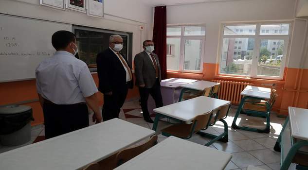 Vali Polat, okullarda incelemelerde bulundu