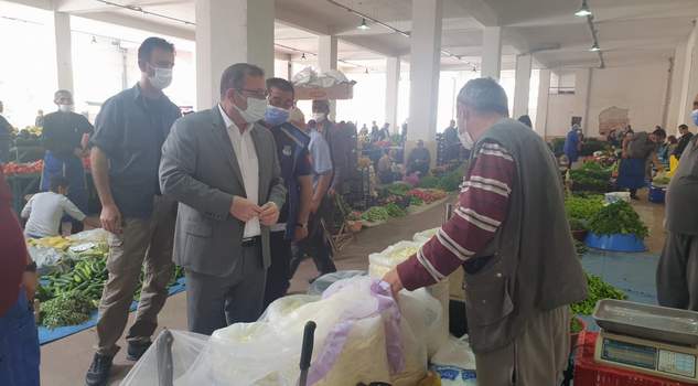 Vali Polat, semt pazarını ziyaret etti