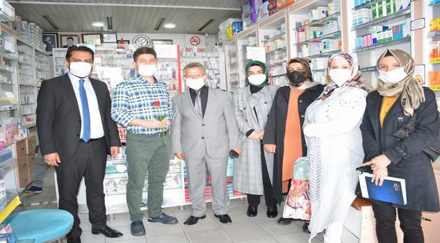İl Başkanı Başer, eczacıların gününü kutladı