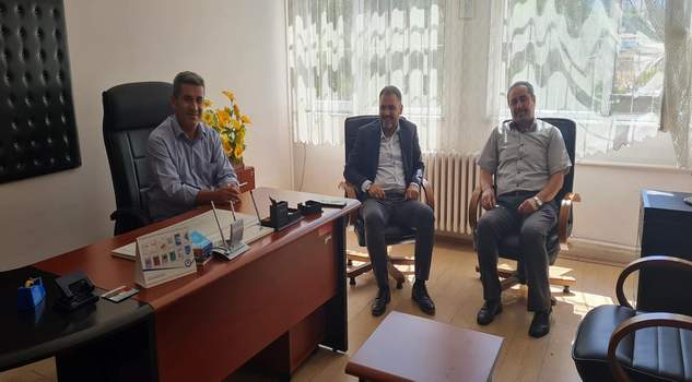 Şerefli, okul ziyaretlerinde bulundu