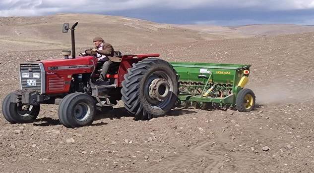 Yozgat’ta hububat ekimi devam ediyor