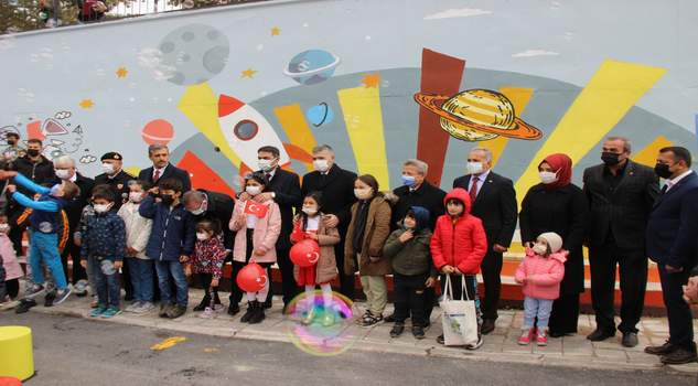 Çocuklar için tasarlanan sokak açıldı