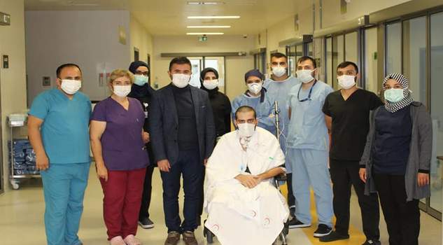 Kovid hastasına doğum günü sürprizi