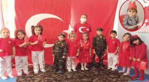 Miniklerden 29 Ekim coşkusu