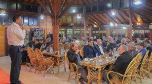 Demokrasi zincirinin ilk halkası muhtarlardır