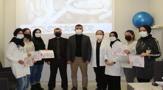 Anne adaylarının mezuniyet sevinci