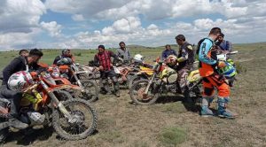 Motokros tutkunları stres attı