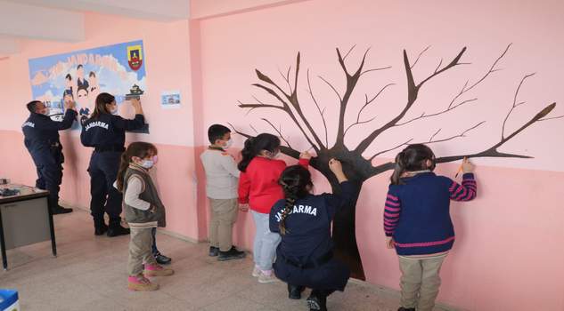 Jandarma’dan okullarda “Tim jandarma” figürleri