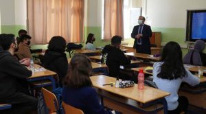 Vali Polat, öğrencilerin heyecanına ortak oldu