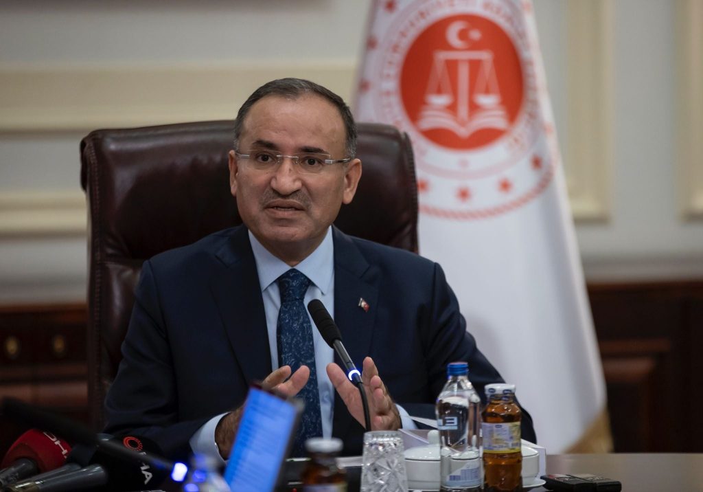 Bakan Bozdağ, Kovid-19’a yakalandı