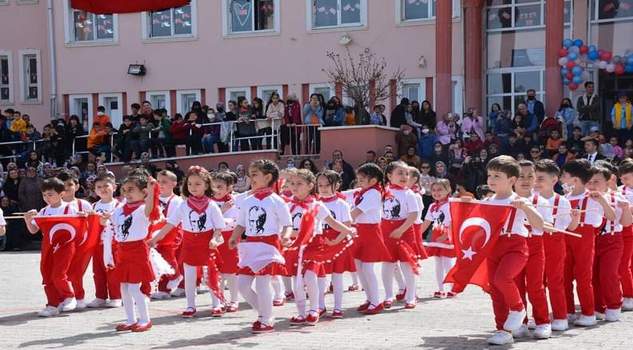    23 Nisan coşkuyla kutlandı