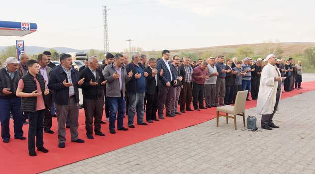 Yağmur yağması için dua ettiler