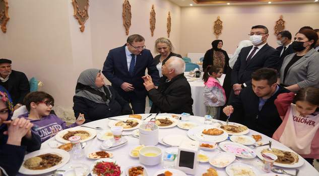 Vali Polat, şehit aileleri ve gazilerle iftarda bir araya geldi