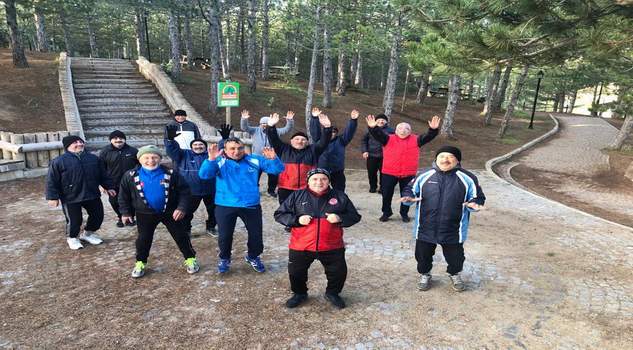 Her sabah spor yaparak zinde kalıyorlar