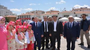 Halk Oyunları Şenliği beğenildi