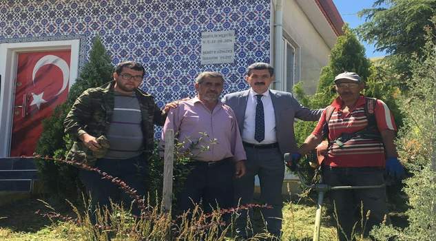 Başkan Yılmaz, şehitlikte çalışmaları inceledi