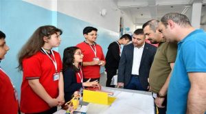Öğrencilerin hazırladığı TÜBİTAK fuarı beğenildi