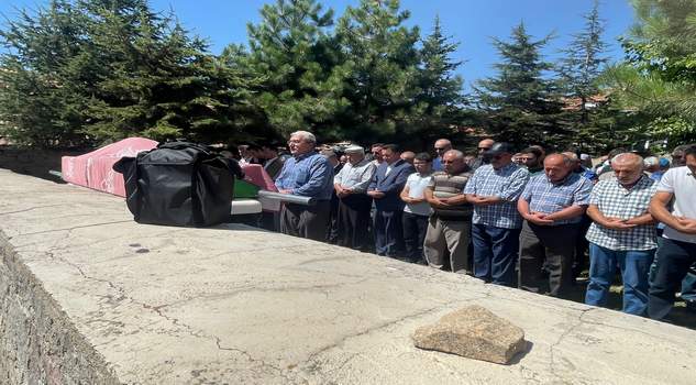 Babacan Yozgat’ta cenaze namazına katıldı