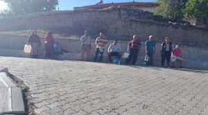 Susuz köyü sakinleri su sıkıntısının giderilmesini istiyor