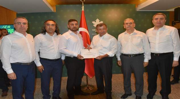 Aksakal: Korku atmosferini ve puslu havayı dağıtmaya geliyoruz