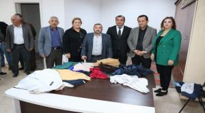 İşadamı Akçam’dan 1250 öğrenciye kışlık giysi yardımı