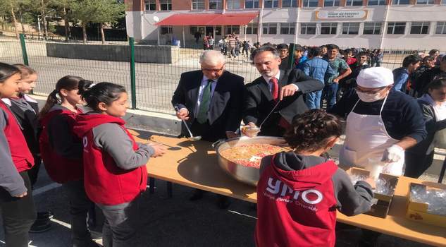Merkez Ortaokulu’ndan aşure programı