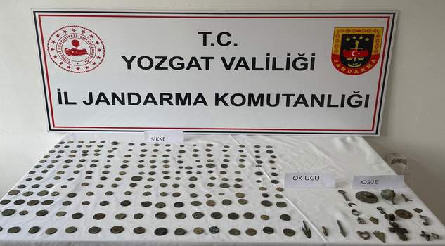 Jandarma 233 adet tarihi eser ve obje ele geçirdi