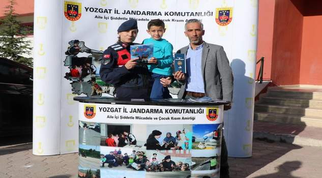 Jandarma ekipleri her alanda bilgilendiriyor