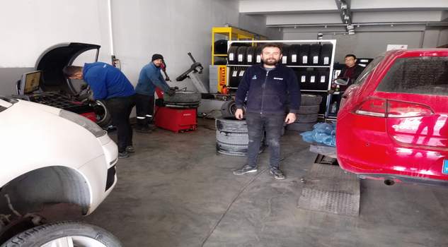 Lastikçilerde kış lastiği için değişim yoğunluğu başladı