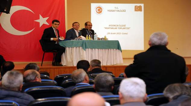 Vali Polat, Aydıncık’ta muhtarlarla bir araya geldi