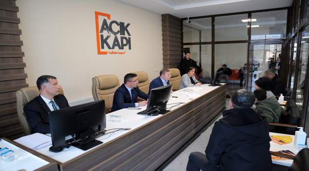 Vali Polat, vatandaşların sorun ve isteklerini dinledi