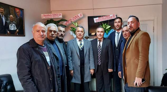 Simit ve çayla gidecekler