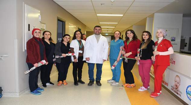 Kozan, kadın sağlıkçıların gününü kutladı