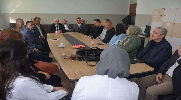 Yazıcı, Yerköy’de okulları ziyaret etti