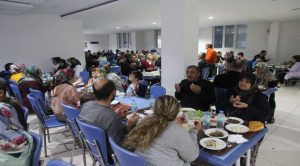 İl Protokolü depremzedelerle iftarda bir araya geldi