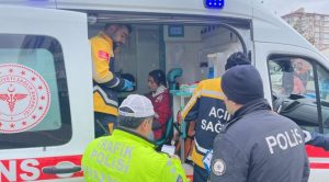 Öğrenci sevisi ile hafriyat kamyonu çarpıştı: 7 hafif yaralı