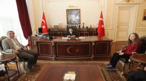 Vali Vekili Kayık makamını öğrencilere devretti