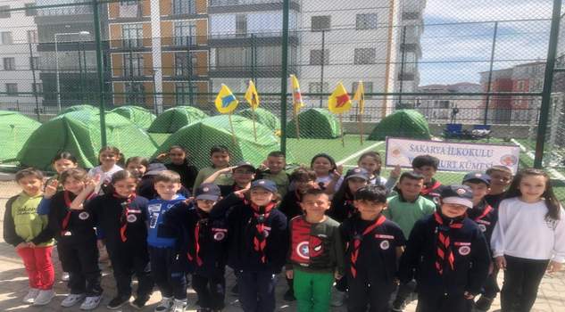 Minik izciler gece kamp yaptı