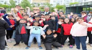 Öğrenci ve ailelerine yüzde karne hediyesi