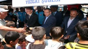 2 Bin 500 Kişiye Aşure dağıtıldı