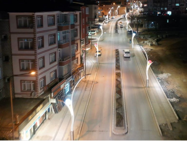 Belediye asfalt yol çalışmalarını sürdürüyor