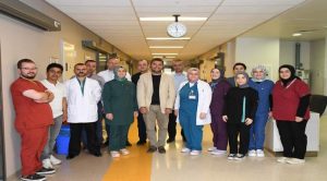 Başhekim Kozan ve ekibinden hastalara ve yakınlarına moral