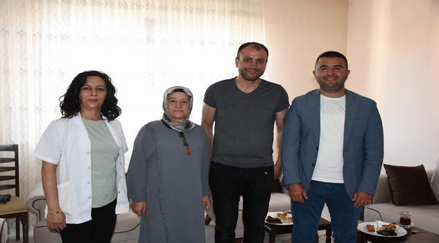Başhekim Kozan ve ekibinden taburcu olan hastalara ziyaret