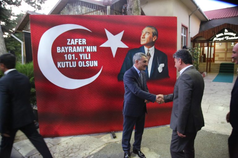 Yozgat’ta 30 Ağustos Zafer Bayramı kutlamaları resepsiyonla sonlandı