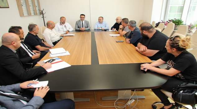 Rektör Yaşar, değerlendirme toplantısı yaptı