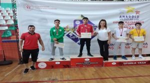 Yozgatlı genç güreşçilerden başarı rüzgarı
